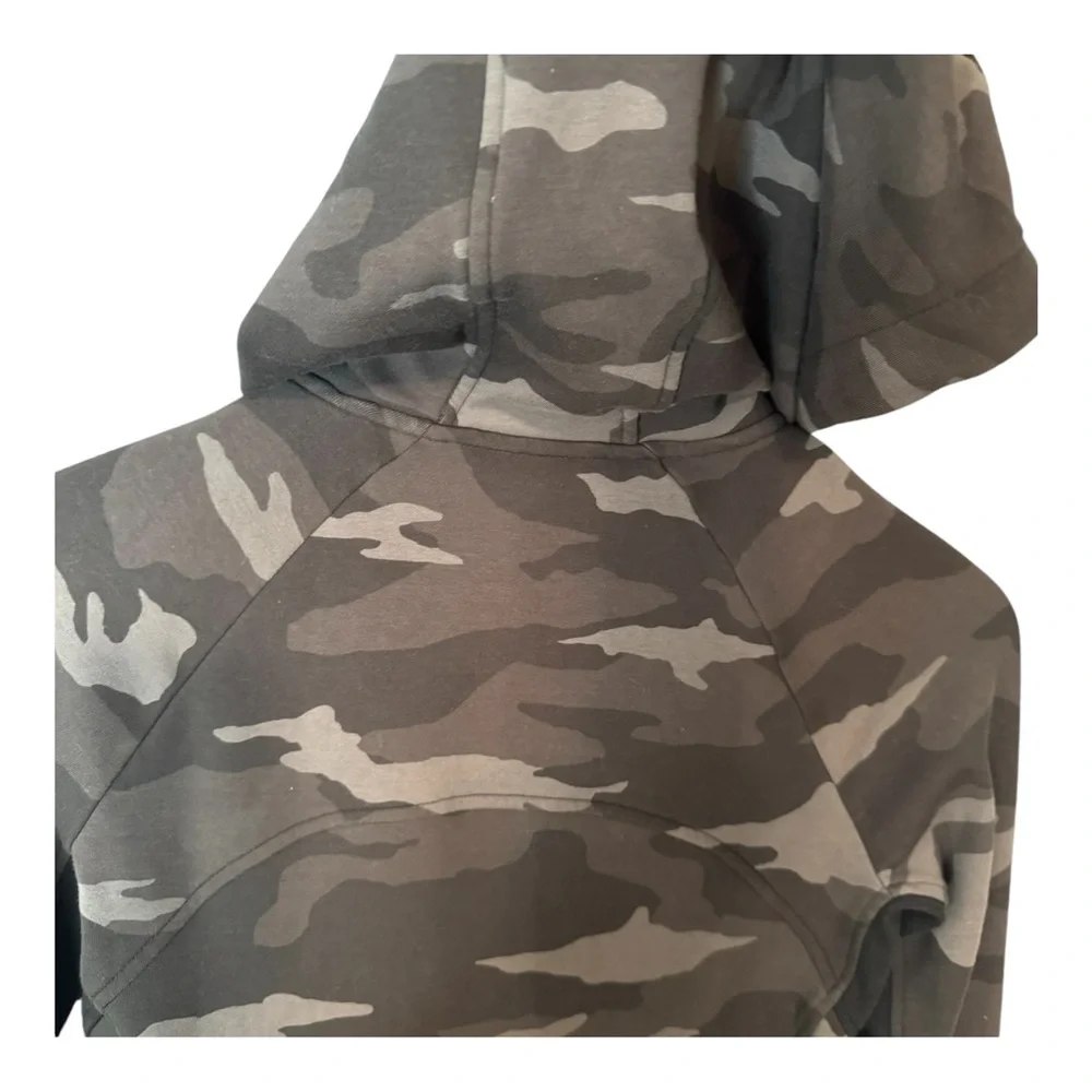 Athleta Triumph Zip Up Hoodie in Black Camo. EUC. Women’s Size Small - Picture 10 of 14